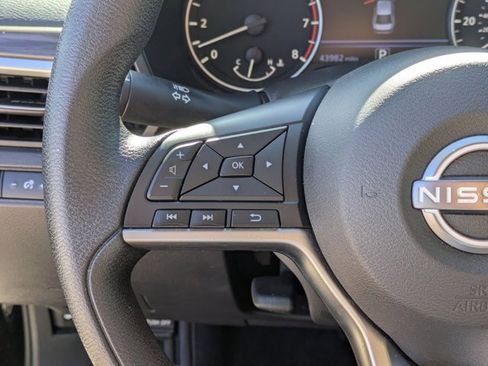 Used 2024 Nissan Altima 2.5 SV image 13