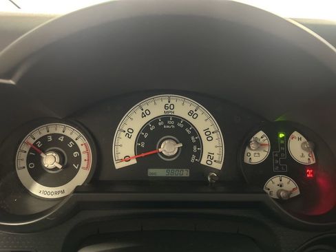 Used 2014 Toyota FJ Cruiser 4WD image 28