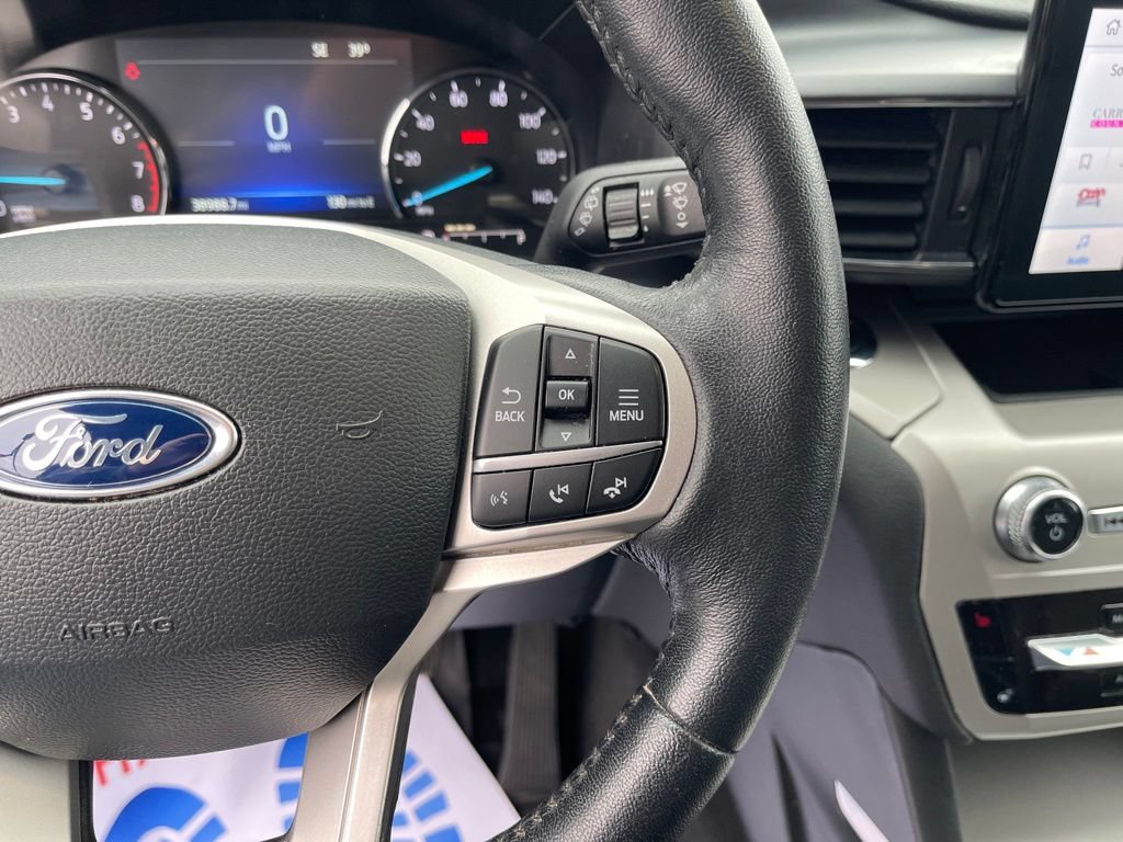 Used 2022 Ford Explorer XLT w/ Equipment Group 202A AWD/4WD image 16
