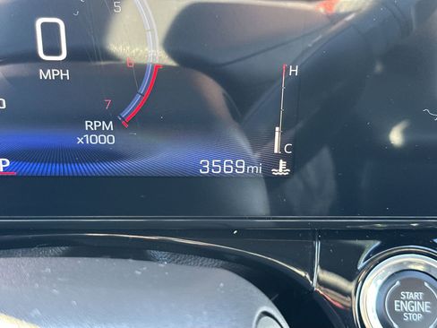 Certified 2025 Chevrolet Trax RS image 24