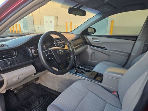 Used 2015 Toyota Camry LE image 9