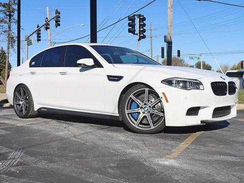 Used 2015 BMW M5 image 2