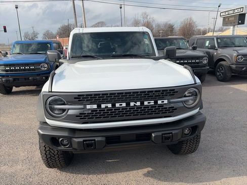 New 2025 Ford Bronco Badlands w/ Sasquatch Package AWD/4WD image 9