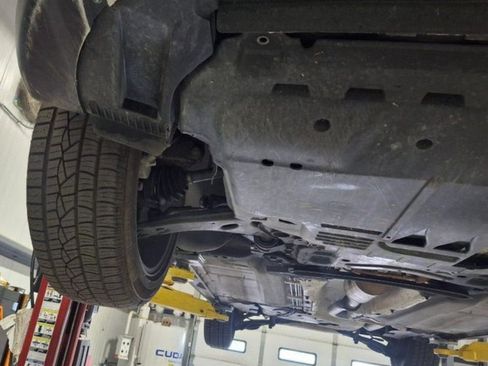 Used 2013 Volvo C30 FWD image 26