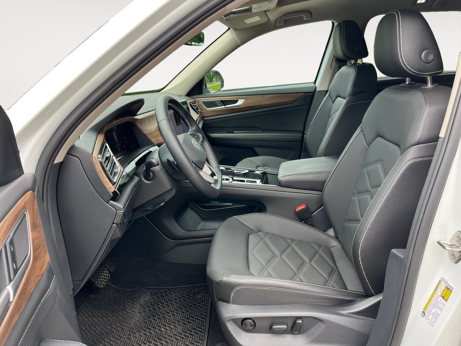 Certified 2026 Volkswagen Atlas SE w/ Panoramic Sunroof Package AWD/4WD image 9