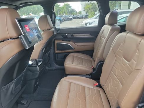 Used 2022 Kia Telluride SX w/ SX Prestige Package AWD/4WD image 11