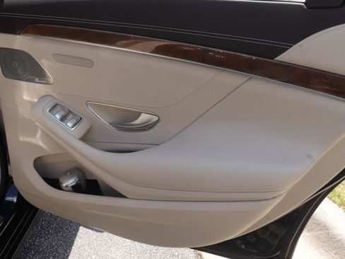 Used 2014 Mercedes-Benz S 550 Sedan image 18