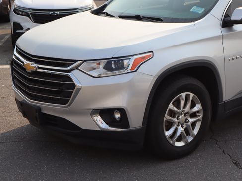 Used 2020 Chevrolet Traverse LT w/ LPO, Floor Liner Package AWD/4WD image 17