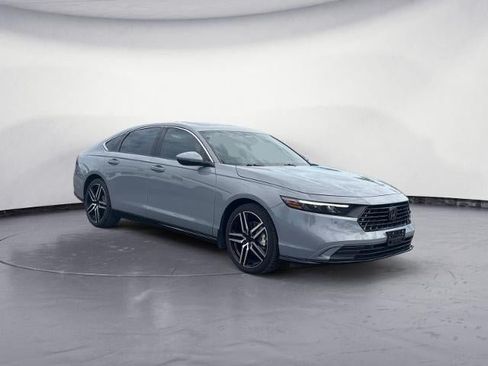 Used 2017 Honda Accord Sport image 7