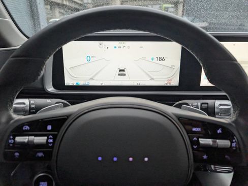 Used 2023 Hyundai Ioniq 6 SEL image 15