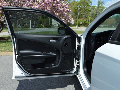 Used 2020 Dodge Charger Police w/ Street Appearance Group image 12