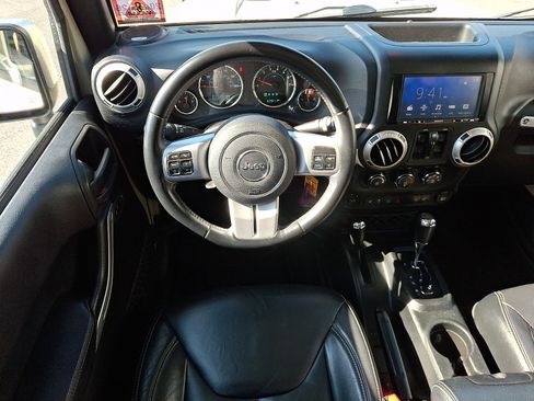 Used 2017 Jeep Wrangler Unlimited Sahara w/ Quick Order Package 24E Chief AWD/4WD image 12