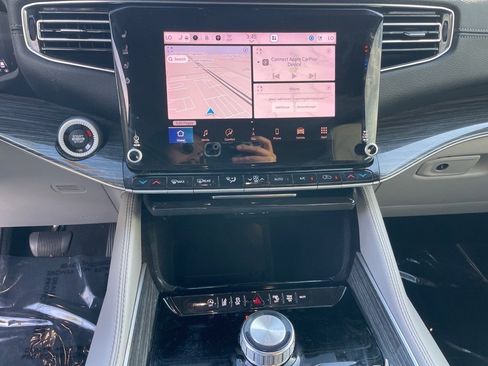 Used 2022 Jeep Wagoneer Series II image 14