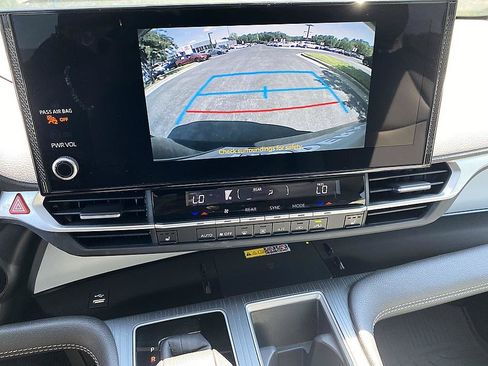 Certified 2026 Toyota Sienna XLE FWD image 19