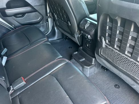 Used 2018 Jeep Wrangler Unlimited Rubicon AWD/4WD image 18