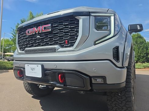Used 2024 GMC Sierra 1500 AT4 w/ Technology Package AWD/4WD image 22