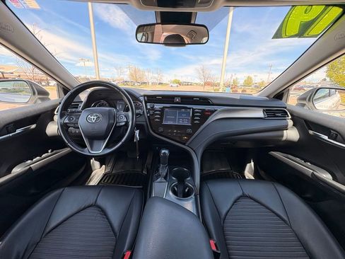 Used 2019 Toyota Camry SE image 12