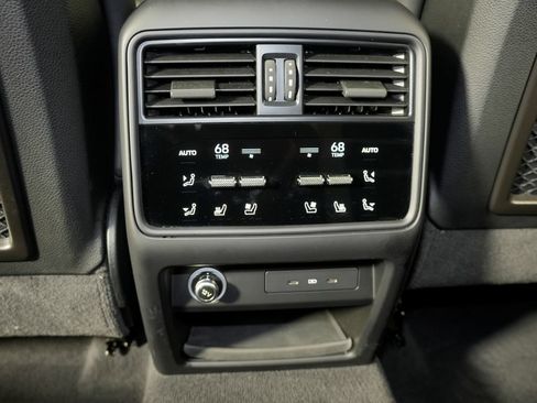 Certified 2025 Porsche Cayenne GTS AWD/4WD image 41