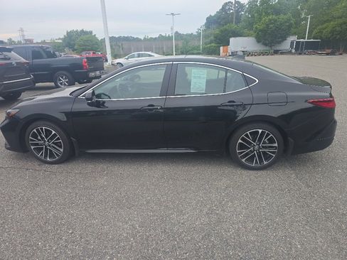 Used 2025 Toyota Camry XLE w/ Premium Plus Package FWD image 8