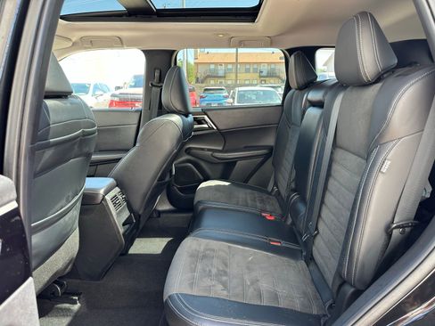 Used 2024 Mitsubishi Outlander SE image 17