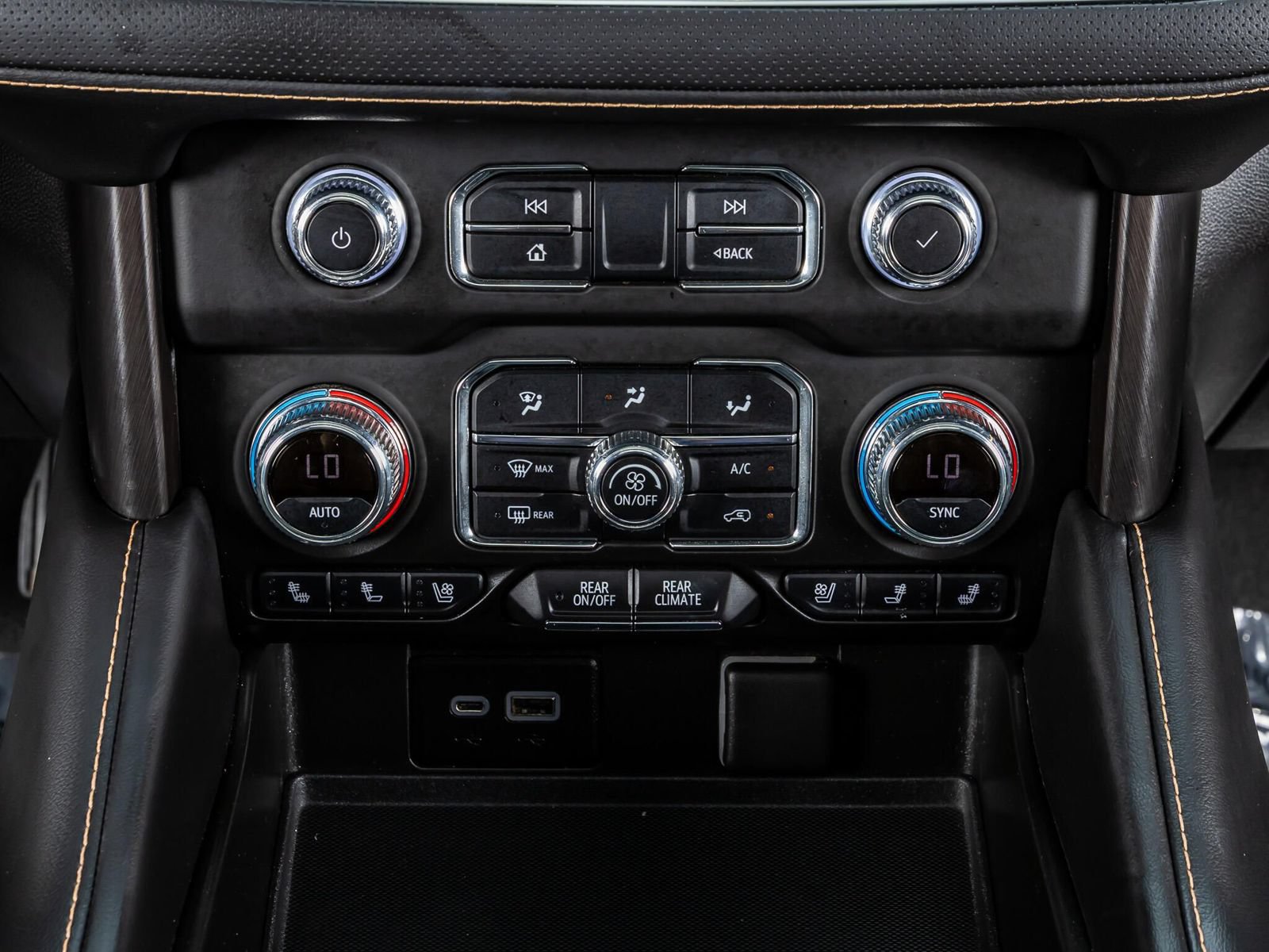 Used 2022 GMC Yukon AT4 AWD/4WD image 23