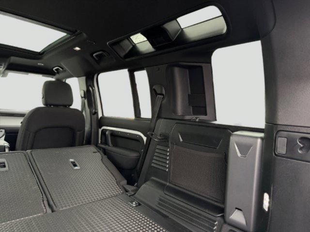 Used 2025 Land Rover Defender 110 S AWD/4WD image 46