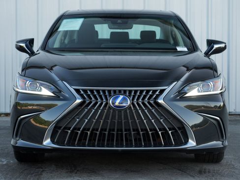 Used 2022 Lexus ES 300h w/ Premium Package image 6