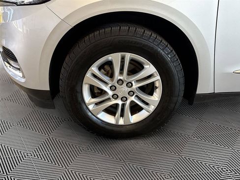 Used 2020 Buick Enclave Essence image 32