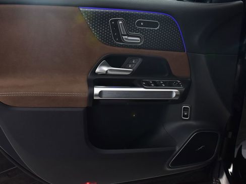 Certified 2025 Mercedes-Benz GLB 35 AMG 4MATIC image 12