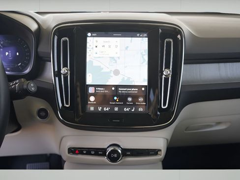 New 2026 Volvo XC40 B5 Plus w/ Protection Package Premier image 15