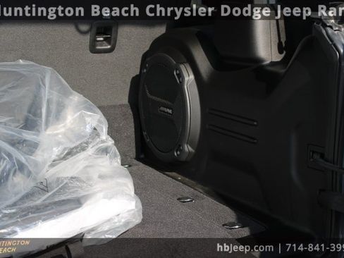 Used 2025 Jeep Wrangler Unlimited Rubicon 4xe image 43