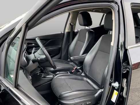 Used 2022 Buick Encore Preferred w/ Safety Package AWD/4WD image 8