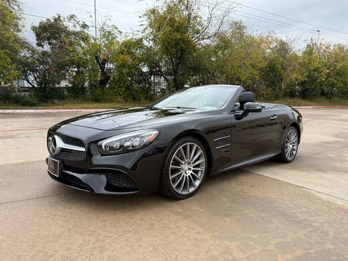 Used 2017 Mercedes-Benz SL 550 image 2