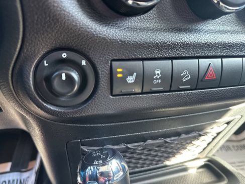 Used 2018 Jeep Wrangler Unlimited Rubicon w/ Cold Weather Group AWD/4WD image 60