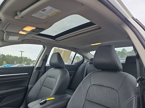 Used 2025 Nissan Altima 2.5 SL image 34