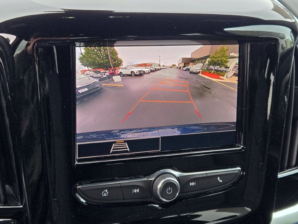 Used 2023 Chevrolet Traverse LT FWD image 35