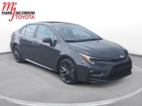 Used 2025 Toyota Corolla SE image 5