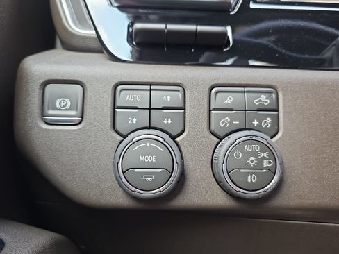 New 2026 Chevrolet Silverado 1500 LTZ w/ Technology Package AWD/4WD image 27