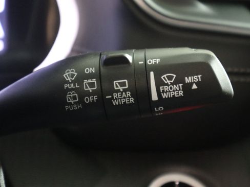 New 2025 Jeep Grand Cherokee L Altitude image 30