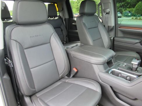 Used 2026 GMC Sierra 1500 Denali AWD/4WD image 11