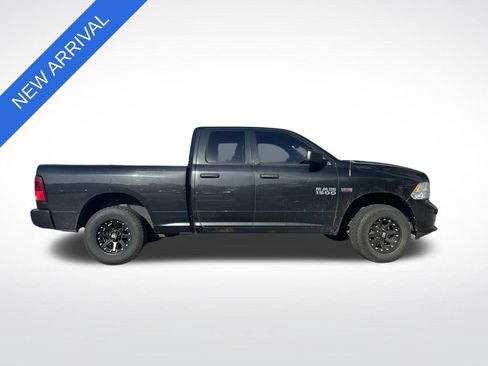 Used 2017 RAM 1500 Express AWD/4WD image 2