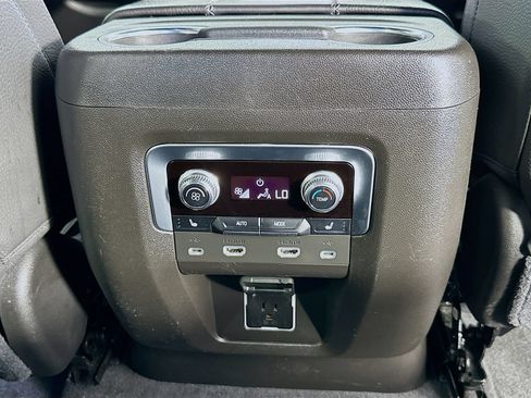 Used 2021 GMC Yukon XL Denali w/ Denali Ultimate Package AWD/4WD image 28