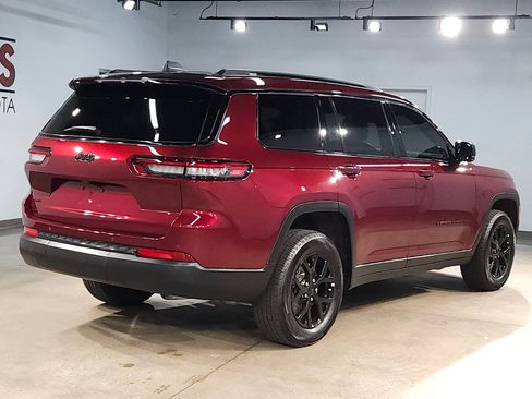 Used 2025 Jeep Grand Cherokee L Altitude AWD/4WD image 7