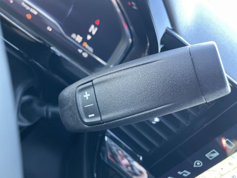 Used 2025 Chevrolet Silverado 2500 ZR2 w/ Technology Package image 15