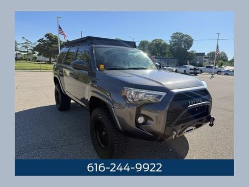 Used 2016 Toyota 4Runner SR5 AWD/4WD image 1
