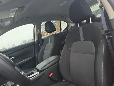 Used 2025 Nissan Sentra SV image 12