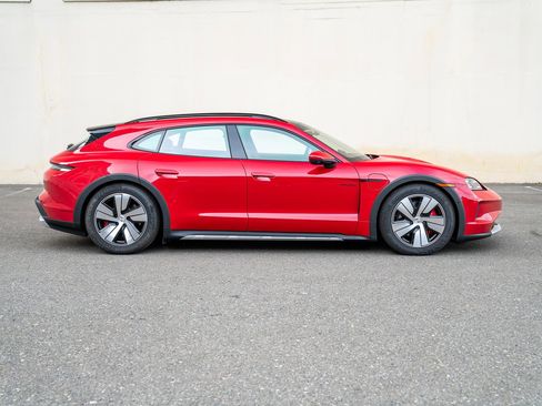 Used 2025 Porsche Taycan 4S image 8