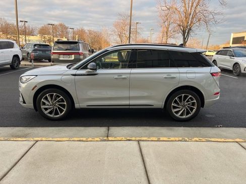 Used 2025 Lincoln Corsair Grand Touring w/ Equipment Group 302A image 4