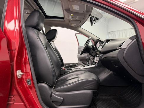 Used 2019 Nissan Sentra SR w/ Premium Package (SR) FWD image 31