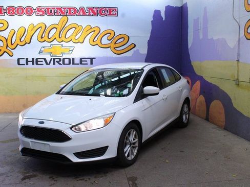 Used 2018 Ford Focus SE image 2